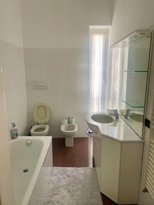 Apartment Sweet 3b *